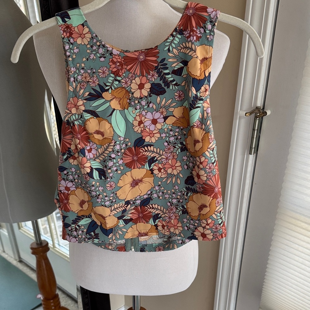 Altar’d States Floral Sleeveless Women's Top